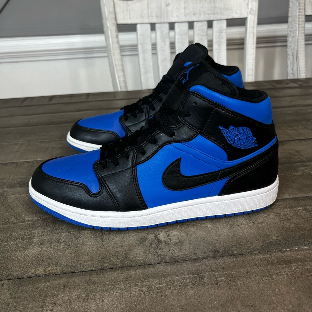 Nike Air Jordan 1 Mid Varsity
Royal Men's Size 10